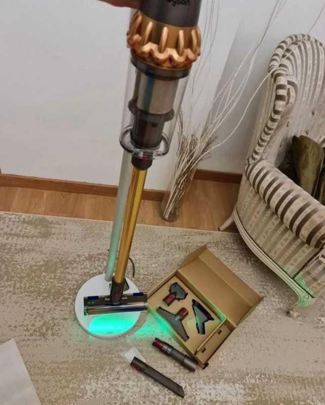 Dyson v15 Absolute detect 2 Dyson v15 Absolute detect Haushalt 2