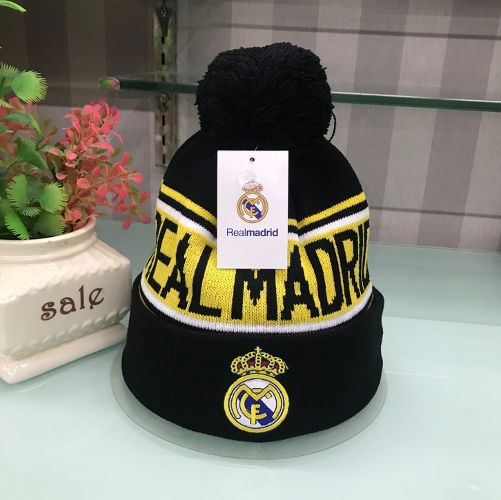 Real Madrid Cap Wintermütze Mütze Kappe Bommelmütze Beanie Fan Fussball Zubehör Accessoire Fanshop Kleidung & Accessoires